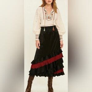 Pat Dahnke Tiered Black Floral Midi Western Skirt M Ruffle Red Trim $325